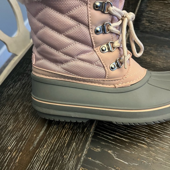 Girls’ London Fog snow/rain boots. - Picture 5 of 7